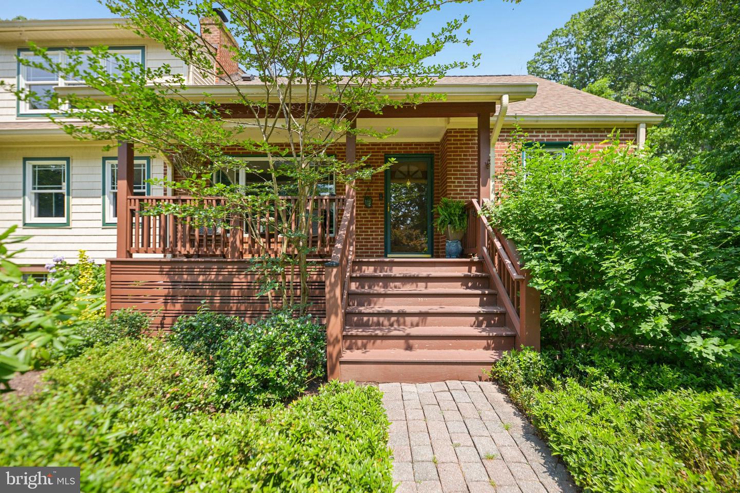4725 SPRUCE AVE, FAIRFAX, Virginia 22030, 4 Bedrooms Bedrooms, ,4 BathroomsBathrooms,Residential,For sale,4725 SPRUCE AVE,VAFX2250046 MLS # VAFX2250046