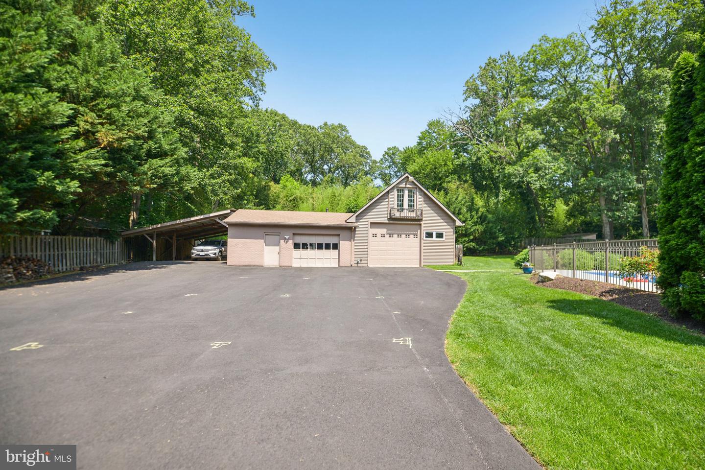4725 SPRUCE AVE, FAIRFAX, Virginia 22030, 4 Bedrooms Bedrooms, ,4 BathroomsBathrooms,Residential,For sale,4725 SPRUCE AVE,VAFX2250046 MLS # VAFX2250046
