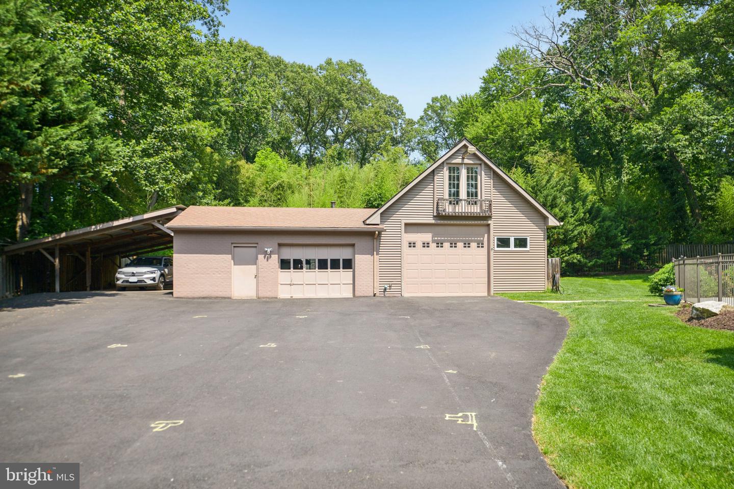 4725 SPRUCE AVE, FAIRFAX, Virginia 22030, 4 Bedrooms Bedrooms, ,4 BathroomsBathrooms,Residential,For sale,4725 SPRUCE AVE,VAFX2250046 MLS # VAFX2250046