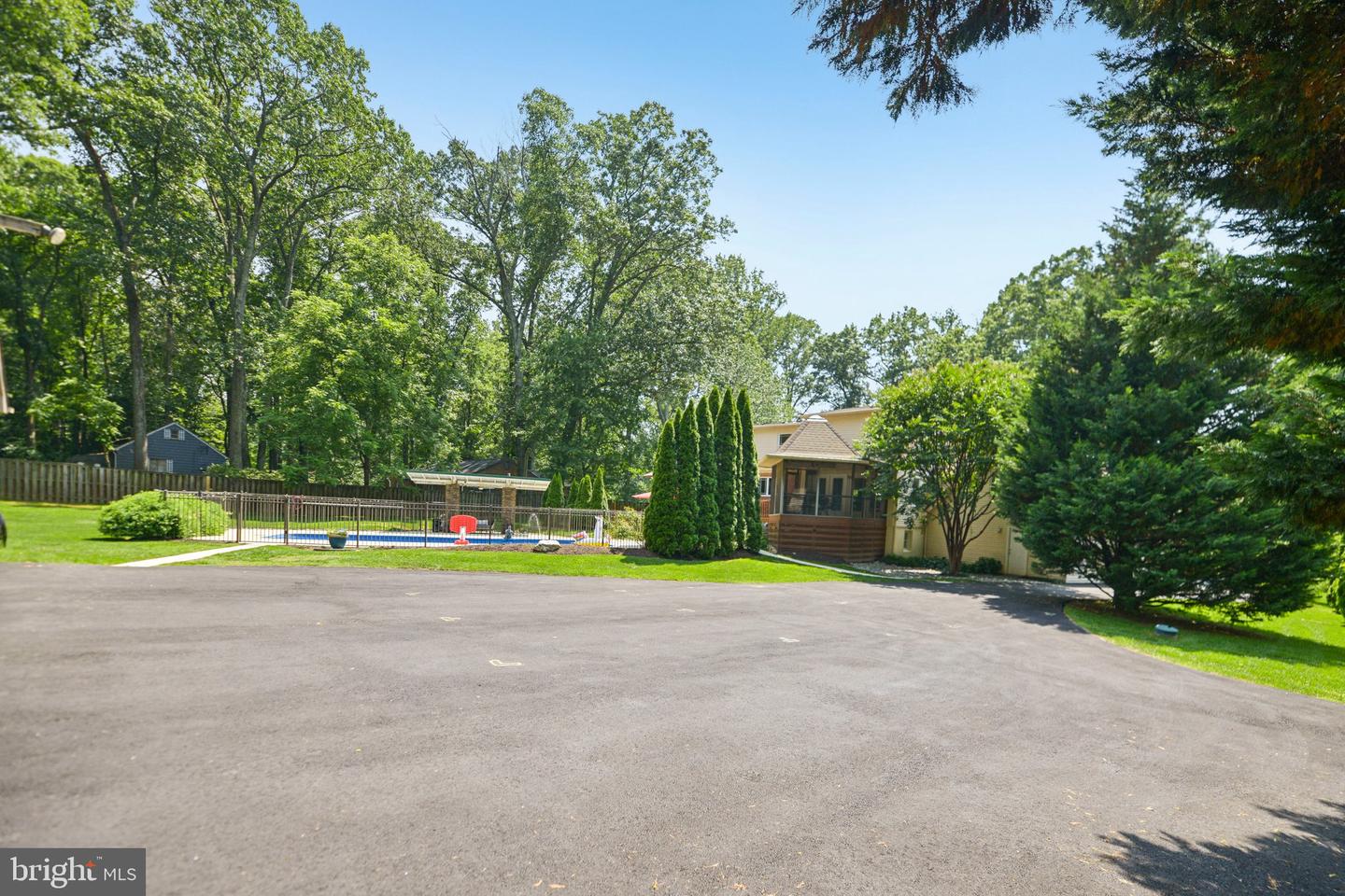 4725 SPRUCE AVE, FAIRFAX, Virginia 22030, 4 Bedrooms Bedrooms, ,4 BathroomsBathrooms,Residential,For sale,4725 SPRUCE AVE,VAFX2250046 MLS # VAFX2250046