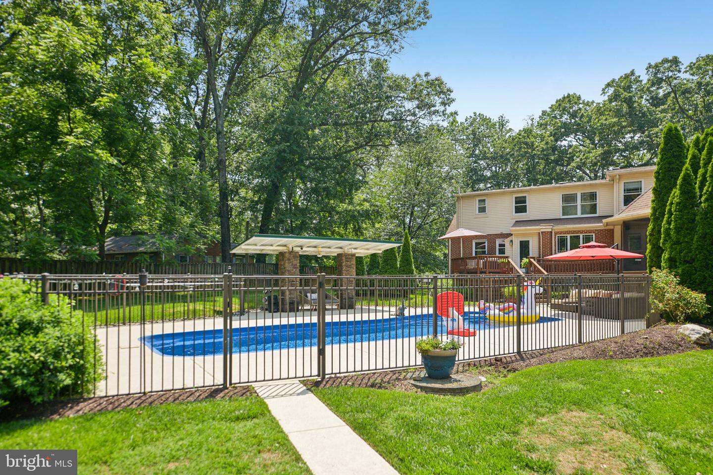 4725 SPRUCE AVE, FAIRFAX, Virginia 22030, 4 Bedrooms Bedrooms, ,4 BathroomsBathrooms,Residential,For sale,4725 SPRUCE AVE,VAFX2250046 MLS # VAFX2250046