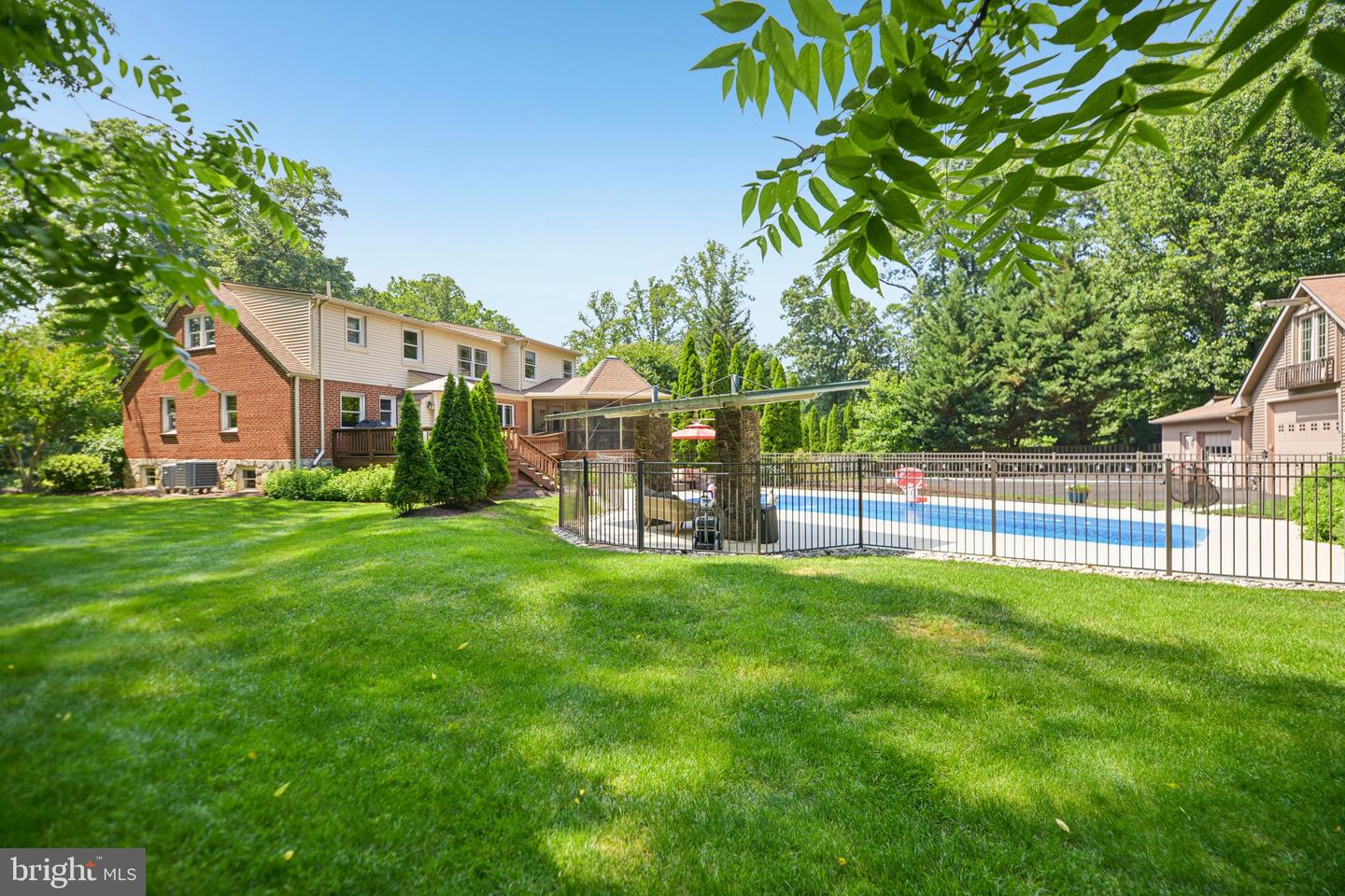 4725 SPRUCE AVE, FAIRFAX, Virginia 22030, 4 Bedrooms Bedrooms, ,4 BathroomsBathrooms,Residential,For sale,4725 SPRUCE AVE,VAFX2250046 MLS # VAFX2250046
