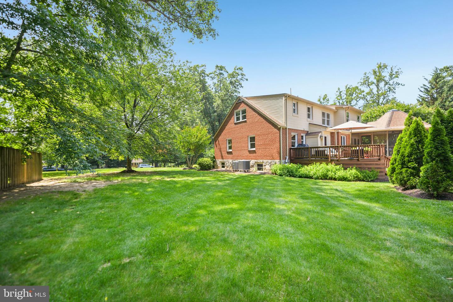4725 SPRUCE AVE, FAIRFAX, Virginia 22030, 4 Bedrooms Bedrooms, ,4 BathroomsBathrooms,Residential,For sale,4725 SPRUCE AVE,VAFX2250046 MLS # VAFX2250046