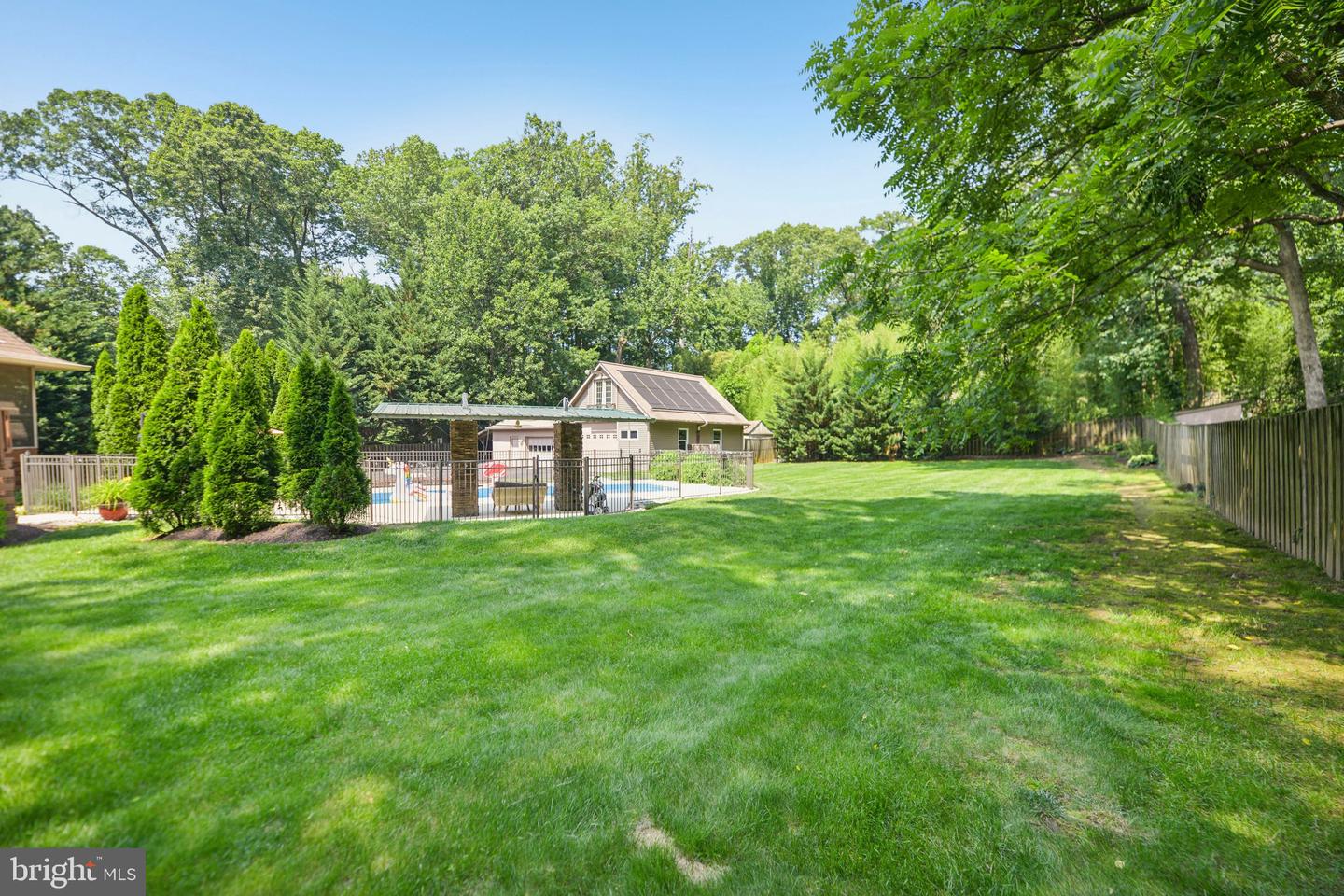 4725 SPRUCE AVE, FAIRFAX, Virginia 22030, 4 Bedrooms Bedrooms, ,4 BathroomsBathrooms,Residential,For sale,4725 SPRUCE AVE,VAFX2250046 MLS # VAFX2250046
