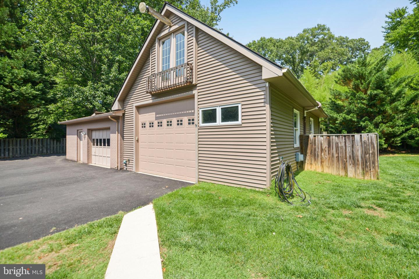 4725 SPRUCE AVE, FAIRFAX, Virginia 22030, 4 Bedrooms Bedrooms, ,4 BathroomsBathrooms,Residential,For sale,4725 SPRUCE AVE,VAFX2250046 MLS # VAFX2250046