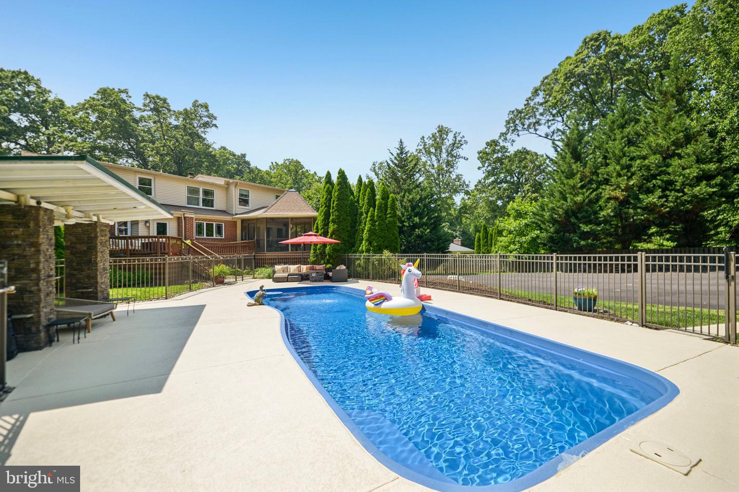 4725 SPRUCE AVE, FAIRFAX, Virginia 22030, 4 Bedrooms Bedrooms, ,4 BathroomsBathrooms,Residential,For sale,4725 SPRUCE AVE,VAFX2250046 MLS # VAFX2250046