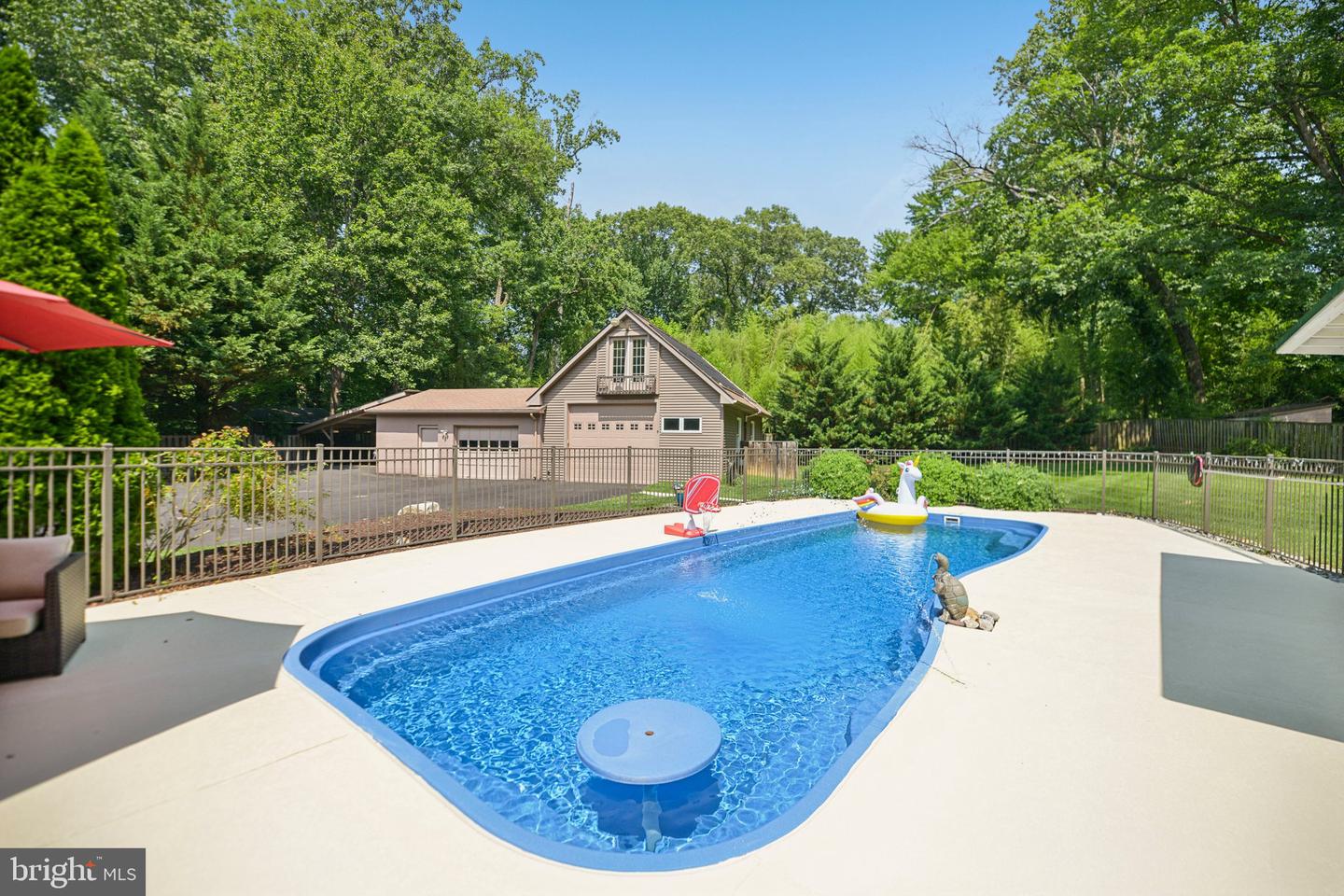 4725 SPRUCE AVE, FAIRFAX, Virginia 22030, 4 Bedrooms Bedrooms, ,4 BathroomsBathrooms,Residential,For sale,4725 SPRUCE AVE,VAFX2250046 MLS # VAFX2250046