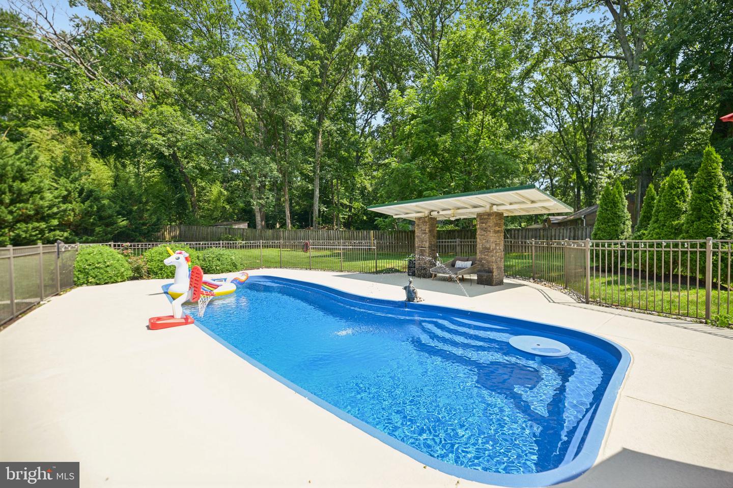 4725 SPRUCE AVE, FAIRFAX, Virginia 22030, 4 Bedrooms Bedrooms, ,4 BathroomsBathrooms,Residential,For sale,4725 SPRUCE AVE,VAFX2250046 MLS # VAFX2250046