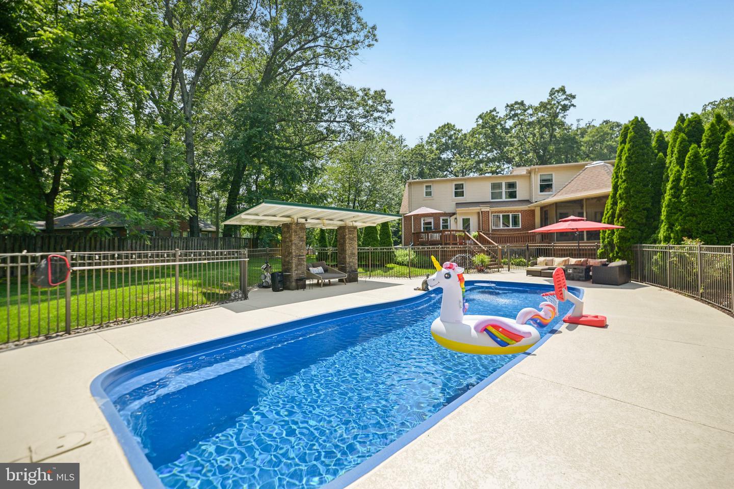 4725 SPRUCE AVE, FAIRFAX, Virginia 22030, 4 Bedrooms Bedrooms, ,4 BathroomsBathrooms,Residential,For sale,4725 SPRUCE AVE,VAFX2250046 MLS # VAFX2250046