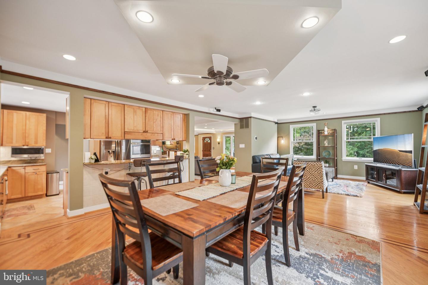 4725 SPRUCE AVE, FAIRFAX, Virginia 22030, 4 Bedrooms Bedrooms, ,4 BathroomsBathrooms,Residential,For sale,4725 SPRUCE AVE,VAFX2250046 MLS # VAFX2250046