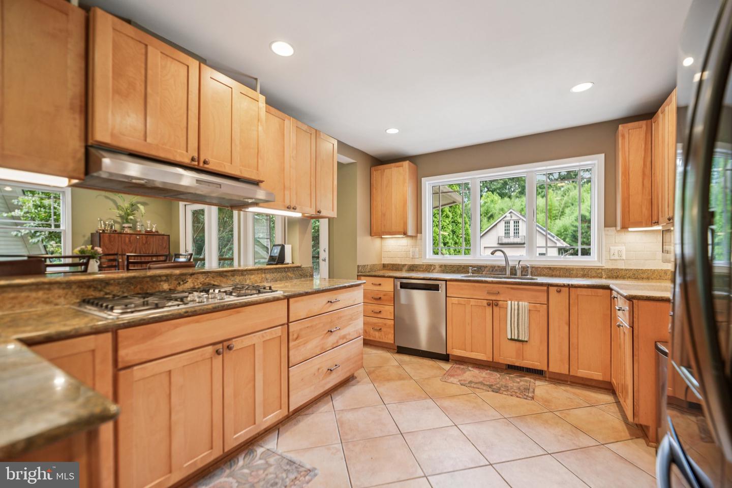 4725 SPRUCE AVE, FAIRFAX, Virginia 22030, 4 Bedrooms Bedrooms, ,4 BathroomsBathrooms,Residential,For sale,4725 SPRUCE AVE,VAFX2250046 MLS # VAFX2250046