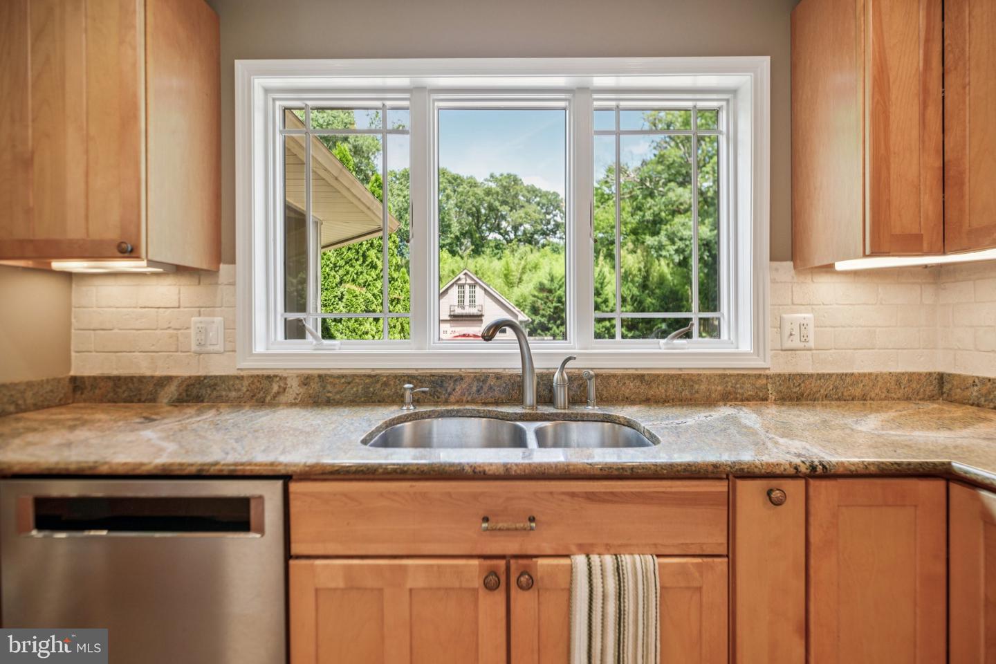 4725 SPRUCE AVE, FAIRFAX, Virginia 22030, 4 Bedrooms Bedrooms, ,4 BathroomsBathrooms,Residential,For sale,4725 SPRUCE AVE,VAFX2250046 MLS # VAFX2250046
