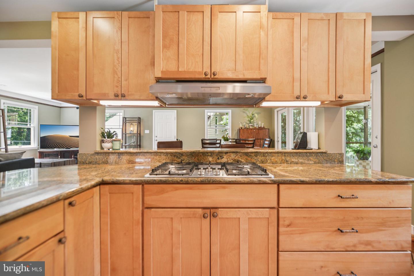 4725 SPRUCE AVE, FAIRFAX, Virginia 22030, 4 Bedrooms Bedrooms, ,4 BathroomsBathrooms,Residential,For sale,4725 SPRUCE AVE,VAFX2250046 MLS # VAFX2250046