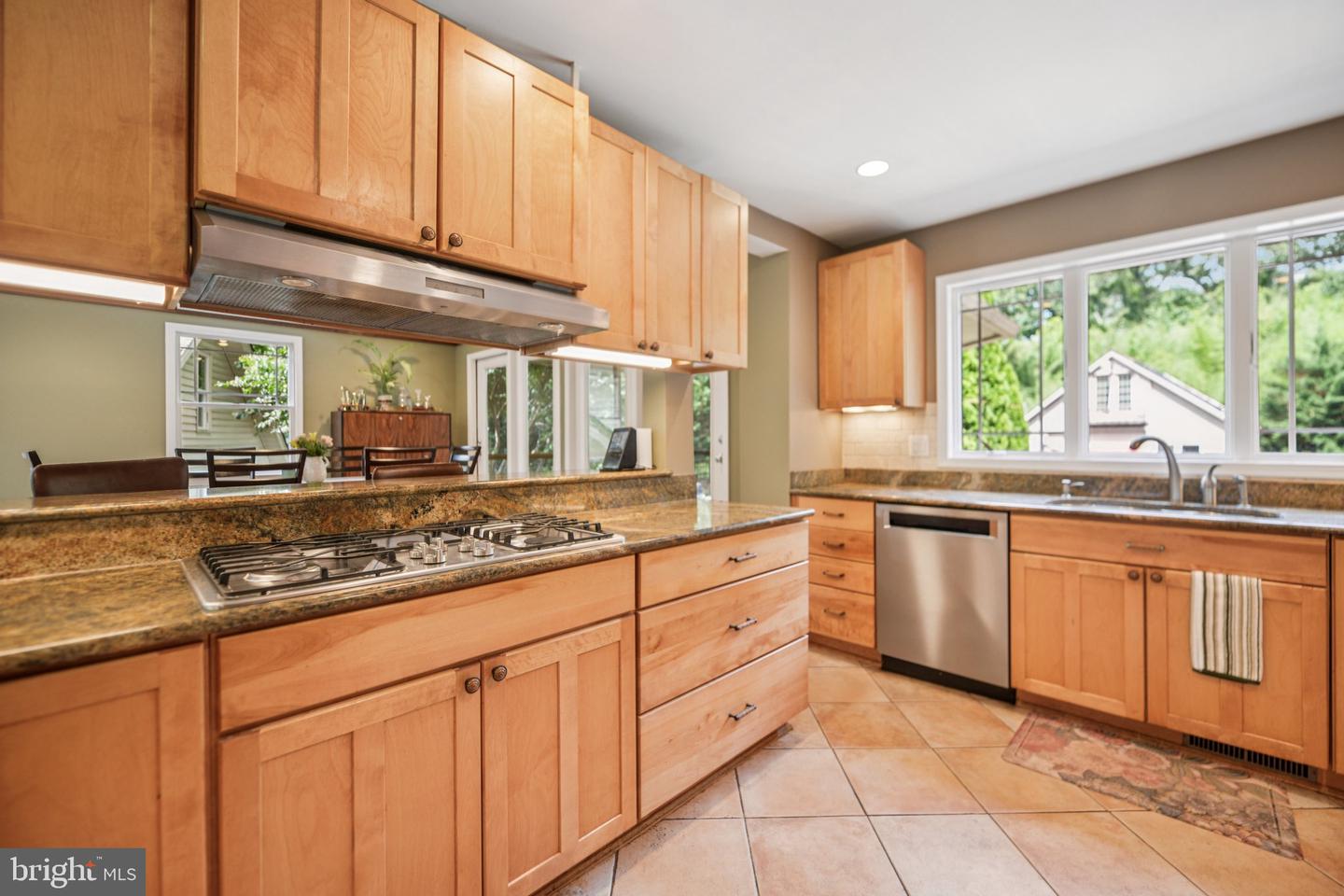 4725 SPRUCE AVE, FAIRFAX, Virginia 22030, 4 Bedrooms Bedrooms, ,4 BathroomsBathrooms,Residential,For sale,4725 SPRUCE AVE,VAFX2250046 MLS # VAFX2250046