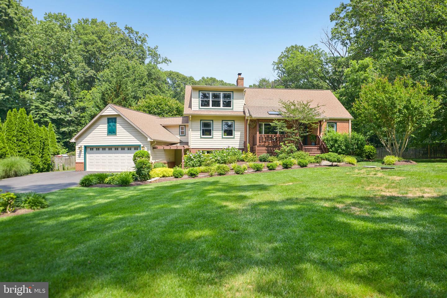 4725 SPRUCE AVE, FAIRFAX, Virginia 22030, 4 Bedrooms Bedrooms, ,4 BathroomsBathrooms,Residential,For sale,4725 SPRUCE AVE,VAFX2250046 MLS # VAFX2250046