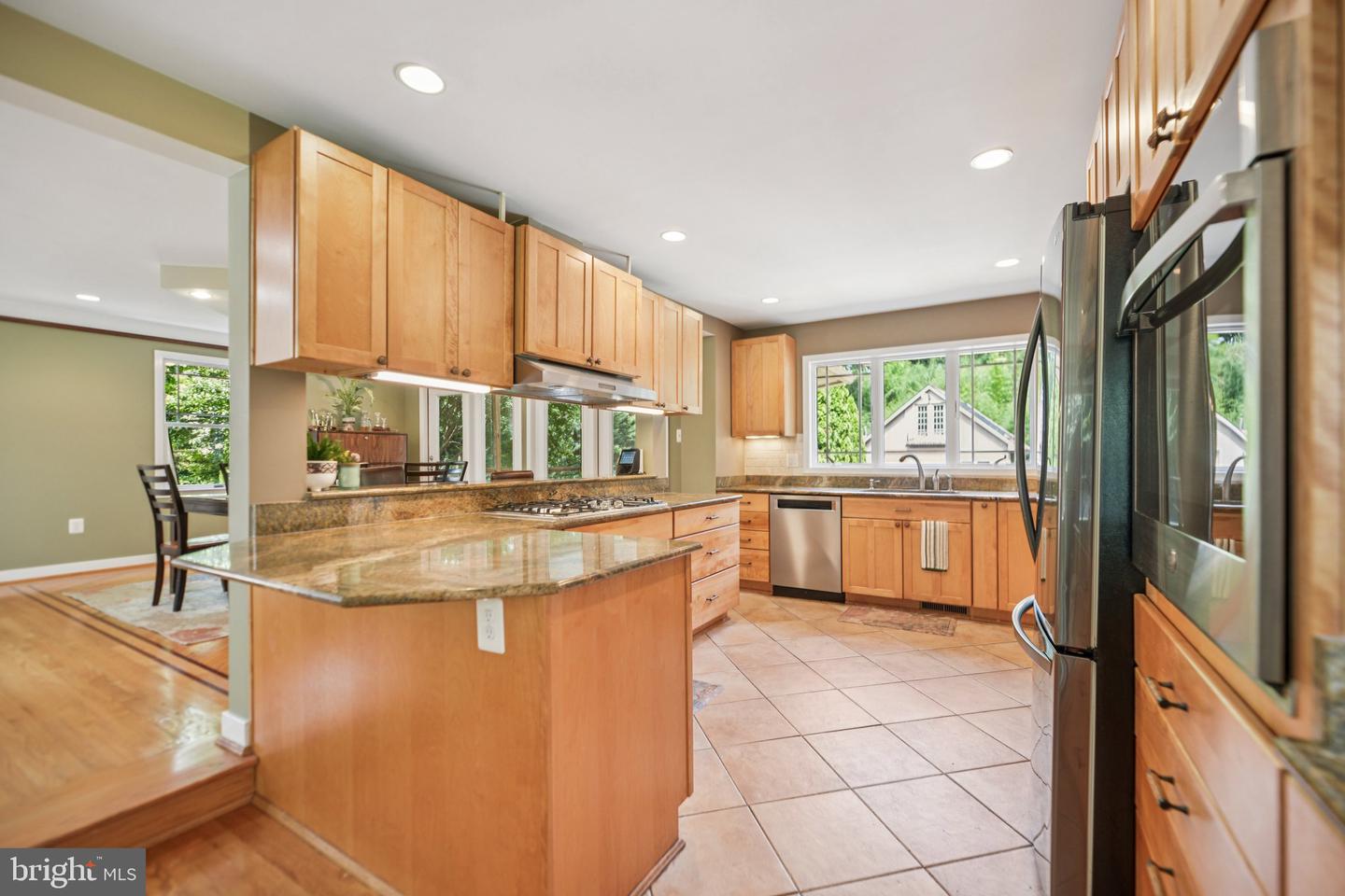 4725 SPRUCE AVE, FAIRFAX, Virginia 22030, 4 Bedrooms Bedrooms, ,4 BathroomsBathrooms,Residential,For sale,4725 SPRUCE AVE,VAFX2250046 MLS # VAFX2250046