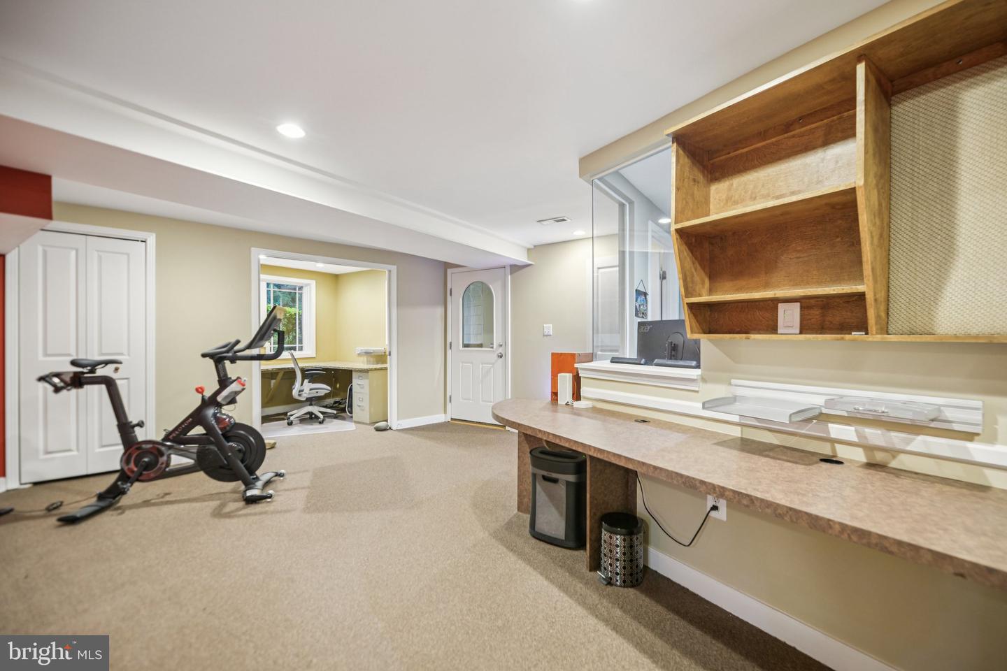 4725 SPRUCE AVE, FAIRFAX, Virginia 22030, 4 Bedrooms Bedrooms, ,4 BathroomsBathrooms,Residential,For sale,4725 SPRUCE AVE,VAFX2250046 MLS # VAFX2250046