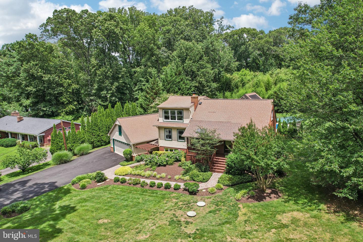 4725 SPRUCE AVE, FAIRFAX, Virginia 22030, 4 Bedrooms Bedrooms, ,4 BathroomsBathrooms,Residential,For sale,4725 SPRUCE AVE,VAFX2250046 MLS # VAFX2250046