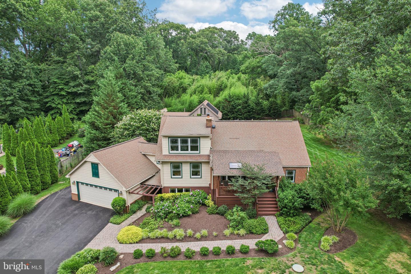 4725 SPRUCE AVE, FAIRFAX, Virginia 22030, 4 Bedrooms Bedrooms, ,4 BathroomsBathrooms,Residential,For sale,4725 SPRUCE AVE,VAFX2250046 MLS # VAFX2250046