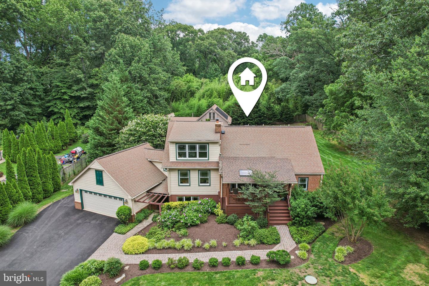 4725 SPRUCE AVE, FAIRFAX, Virginia 22030, 4 Bedrooms Bedrooms, ,4 BathroomsBathrooms,Residential,For sale,4725 SPRUCE AVE,VAFX2250046 MLS # VAFX2250046