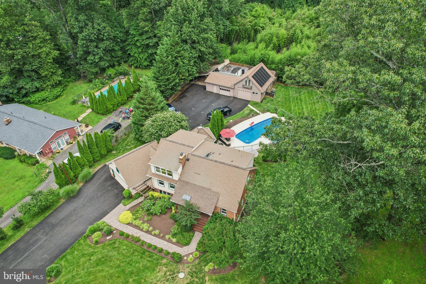 4725 SPRUCE AVE, FAIRFAX, Virginia 22030, 4 Bedrooms Bedrooms, ,4 BathroomsBathrooms,Residential,For sale,4725 SPRUCE AVE,VAFX2250046 MLS # VAFX2250046