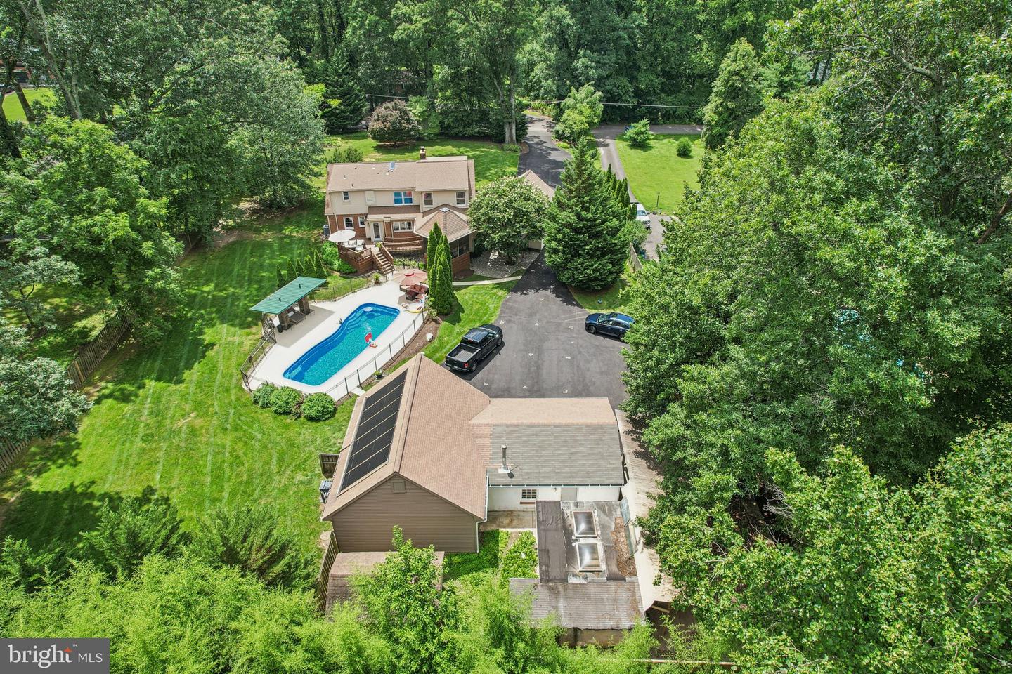4725 SPRUCE AVE, FAIRFAX, Virginia 22030, 4 Bedrooms Bedrooms, ,4 BathroomsBathrooms,Residential,For sale,4725 SPRUCE AVE,VAFX2250046 MLS # VAFX2250046