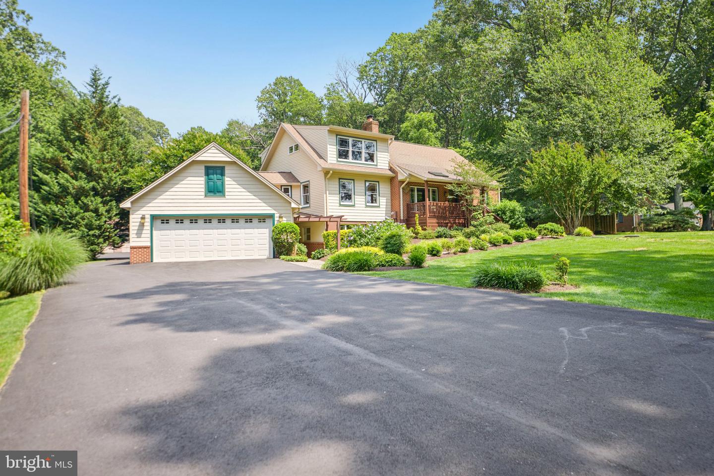 4725 SPRUCE AVE, FAIRFAX, Virginia 22030, 4 Bedrooms Bedrooms, ,4 BathroomsBathrooms,Residential,For sale,4725 SPRUCE AVE,VAFX2250046 MLS # VAFX2250046