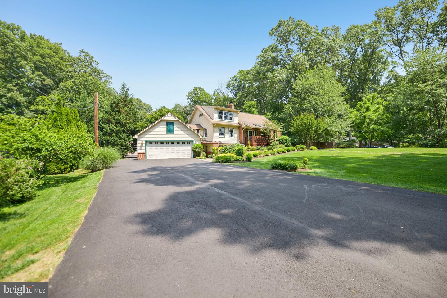 4725 SPRUCE AVE, FAIRFAX, Virginia 22030, 4 Bedrooms Bedrooms, ,4 BathroomsBathrooms,Residential,For sale,4725 SPRUCE AVE,VAFX2250046 MLS # VAFX2250046