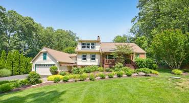 4725 SPRUCE AVE, FAIRFAX, Virginia 22030, 4 Bedrooms Bedrooms, ,4 BathroomsBathrooms,Residential,For sale,4725 SPRUCE AVE,VAFX2250046 MLS # VAFX2250046