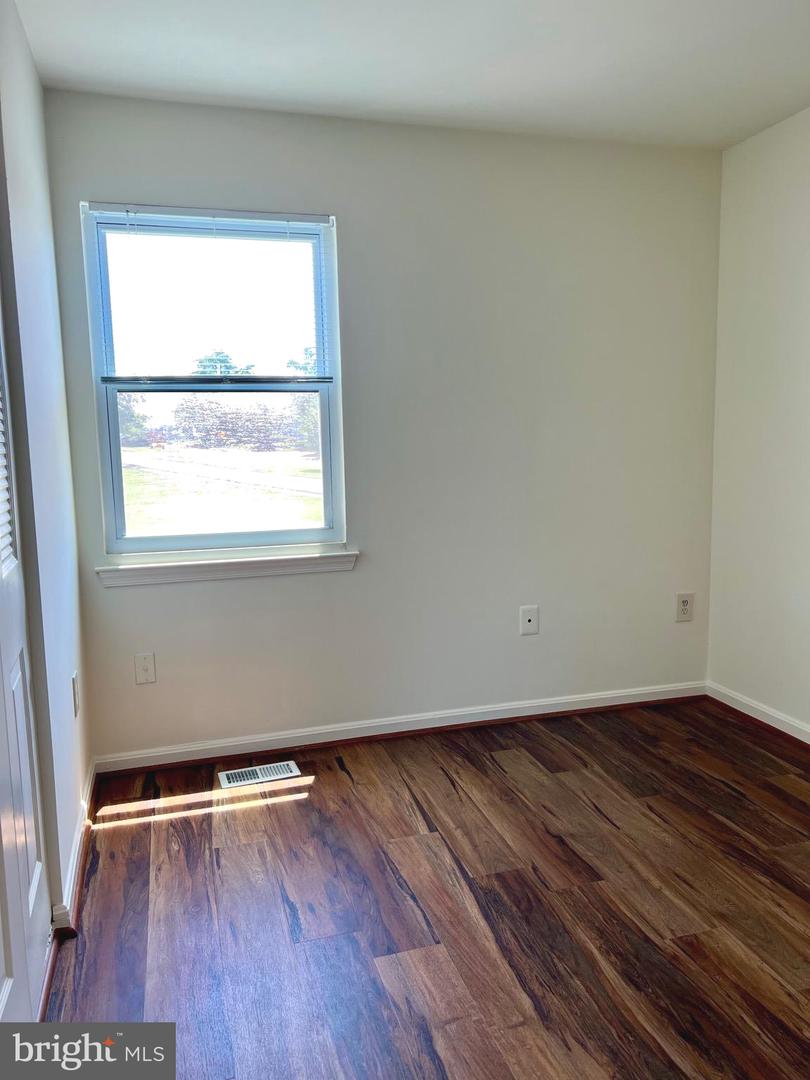 8305 SUNNYSIDE CT, MANASSAS PARK, Virginia 20111, 3 Bedrooms Bedrooms, 9 Rooms Rooms,2 BathroomsBathrooms,Residential,For sale,8305 SUNNYSIDE CT,VAMP2003132 MLS # VAMP2003132