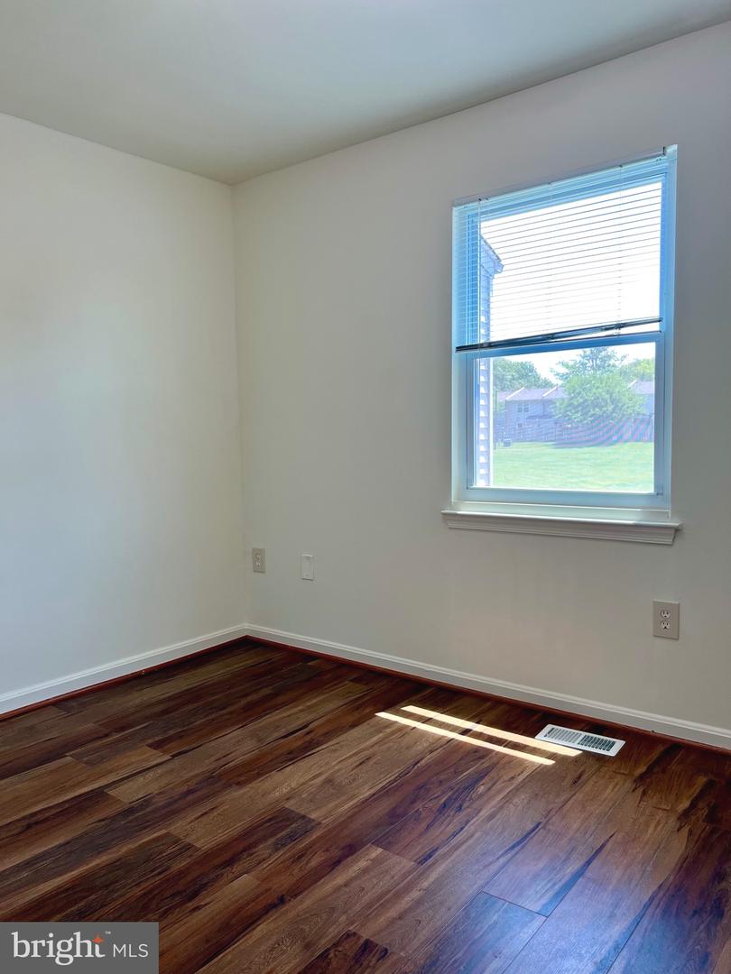 8305 SUNNYSIDE CT, MANASSAS PARK, Virginia 20111, 3 Bedrooms Bedrooms, 9 Rooms Rooms,2 BathroomsBathrooms,Residential,For sale,8305 SUNNYSIDE CT,VAMP2003132 MLS # VAMP2003132