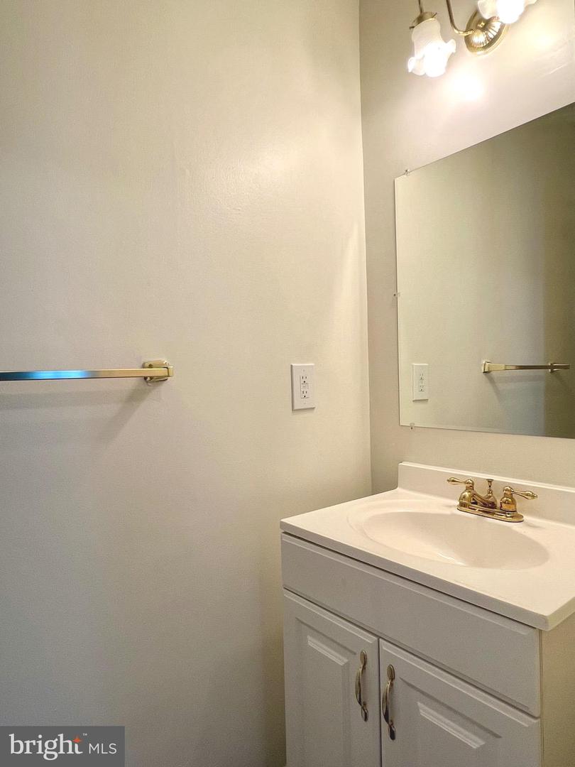 8305 SUNNYSIDE CT, MANASSAS PARK, Virginia 20111, 3 Bedrooms Bedrooms, 9 Rooms Rooms,2 BathroomsBathrooms,Residential,For sale,8305 SUNNYSIDE CT,VAMP2003132 MLS # VAMP2003132