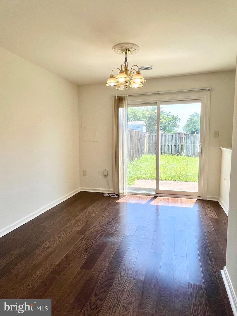 8305 SUNNYSIDE CT, MANASSAS PARK, Virginia 20111, 3 Bedrooms Bedrooms, 9 Rooms Rooms,2 BathroomsBathrooms,Residential,For sale,8305 SUNNYSIDE CT,VAMP2003132 MLS # VAMP2003132