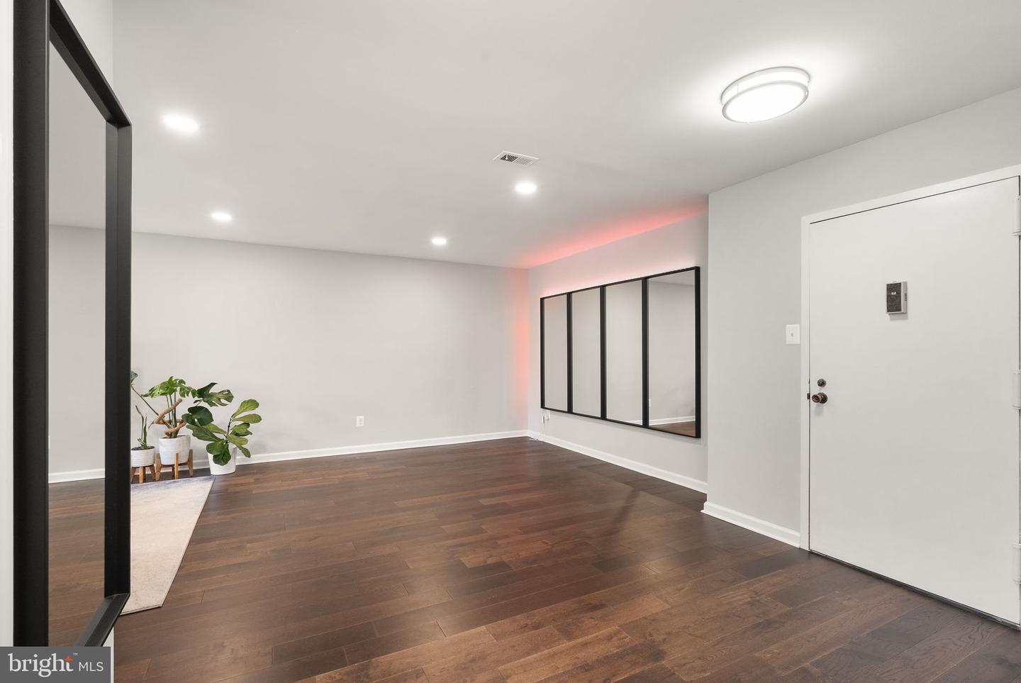 3031 BORGE ST #205, OAKTON, Virginia 22124, 2 Bedrooms Bedrooms, ,1 BathroomBathrooms,Residential,For sale,3031 BORGE ST #205,VAFX2250208 MLS # VAFX2250208