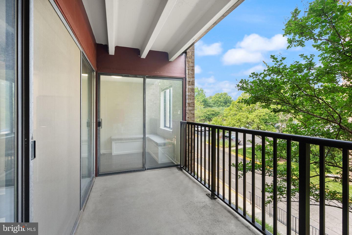 3031 BORGE ST #205, OAKTON, Virginia 22124, 2 Bedrooms Bedrooms, ,1 BathroomBathrooms,Residential,For sale,3031 BORGE ST #205,VAFX2250208 MLS # VAFX2250208