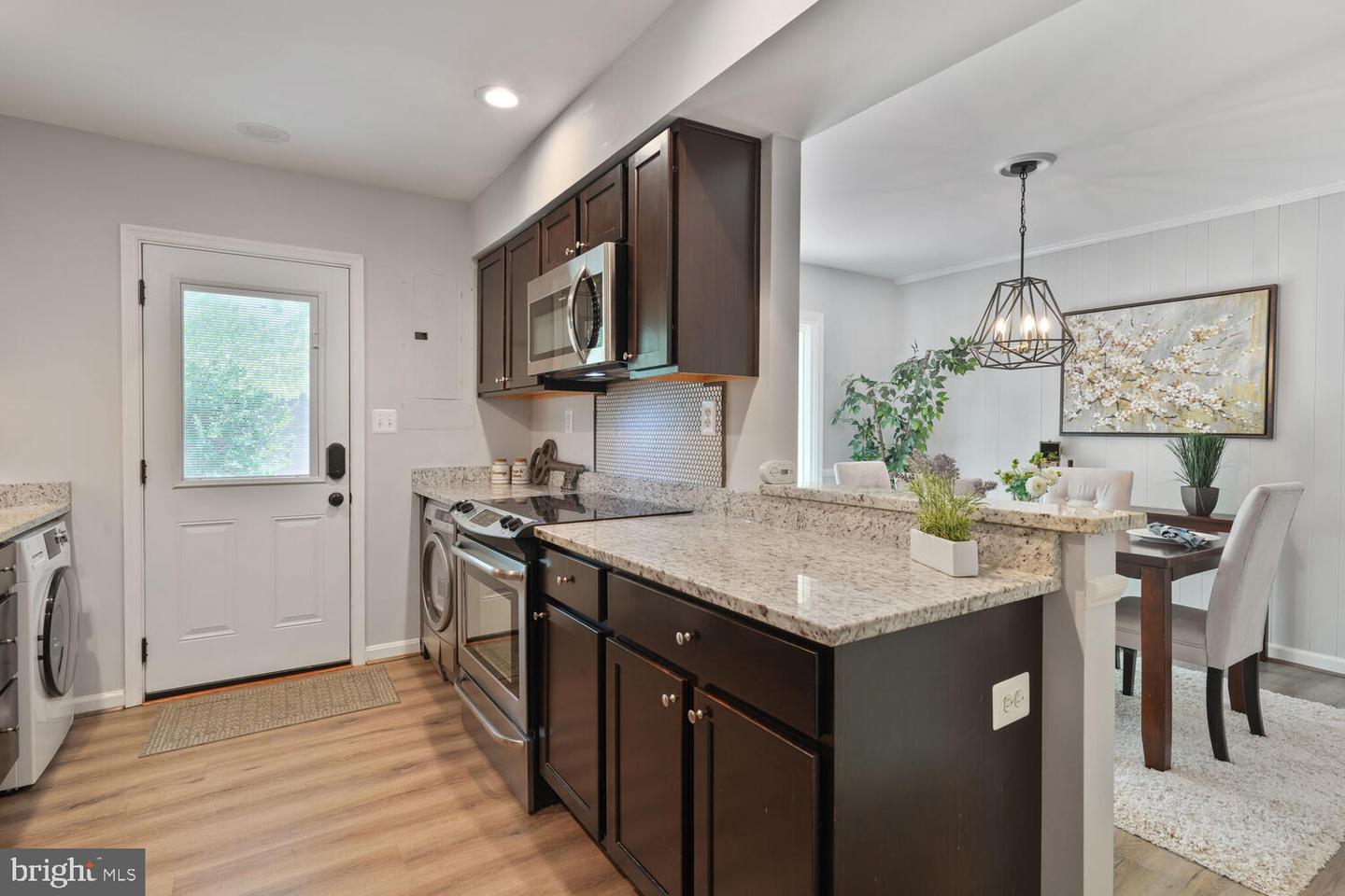 6009 WATERBURY CT, SPRINGFIELD, Virginia 22152, 2 Bedrooms Bedrooms, ,1 BathroomBathrooms,Residential,For sale,6009 WATERBURY CT,VAFX2250330 MLS # VAFX2250330