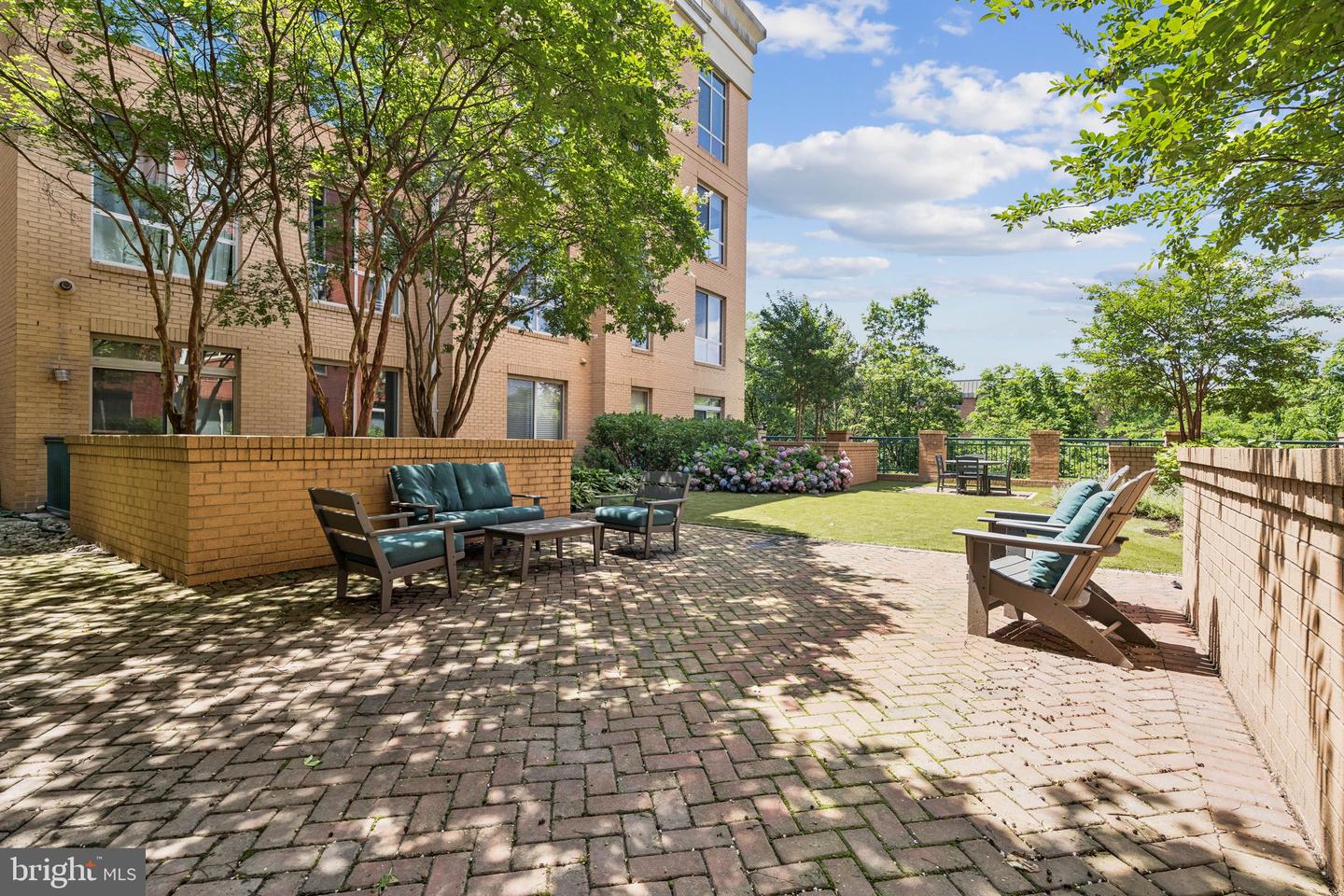 2200 N WESTMORELAND ST #202, ARLINGTON, Virginia 22213, 1 Bedroom Bedrooms, ,1 BathroomBathrooms,Residential,For sale,2200 N WESTMORELAND ST #202,VAAR2059822 MLS # VAAR2059822