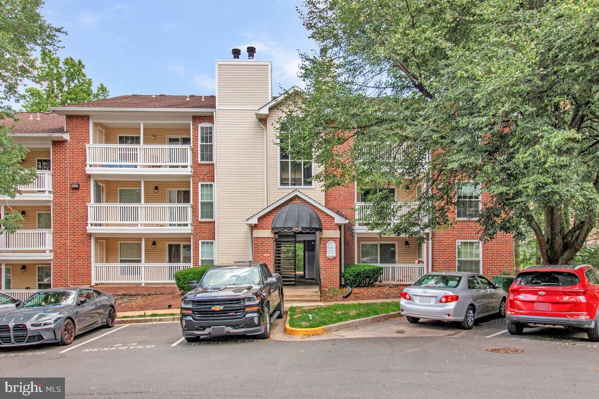 1515 LINCOLN WAY #304B, MCLEAN, Virginia 22102, 1 Bedroom Bedrooms, 5 Rooms Rooms,1 BathroomBathrooms,Residential,For sale,1515 LINCOLN WAY #304B,VAFX2250450 MLS # VAFX2250450