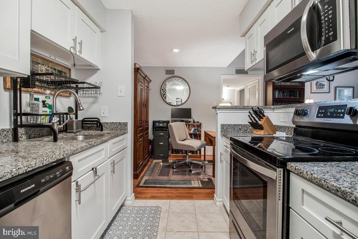 1515 LINCOLN WAY #304B, MCLEAN, Virginia 22102, 1 Bedroom Bedrooms, 5 Rooms Rooms,1 BathroomBathrooms,Residential,For sale,1515 LINCOLN WAY #304B,VAFX2250450 MLS # VAFX2250450