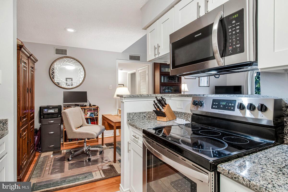 1515 LINCOLN WAY #304B, MCLEAN, Virginia 22102, 1 Bedroom Bedrooms, 5 Rooms Rooms,1 BathroomBathrooms,Residential,For sale,1515 LINCOLN WAY #304B,VAFX2250450 MLS # VAFX2250450