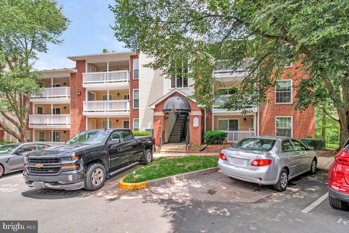 1515 LINCOLN WAY #304B, MCLEAN, Virginia 22102, 1 Bedroom Bedrooms, 5 Rooms Rooms,1 BathroomBathrooms,Residential,For sale,1515 LINCOLN WAY #304B,VAFX2250450 MLS # VAFX2250450