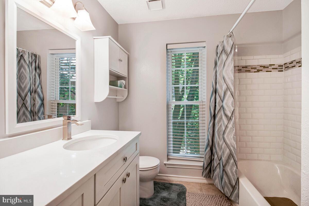 1515 LINCOLN WAY #304B, MCLEAN, Virginia 22102, 1 Bedroom Bedrooms, 5 Rooms Rooms,1 BathroomBathrooms,Residential,For sale,1515 LINCOLN WAY #304B,VAFX2250450 MLS # VAFX2250450