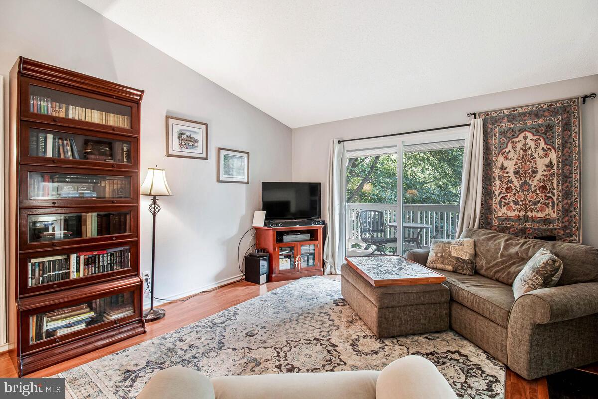 1515 LINCOLN WAY #304B, MCLEAN, Virginia 22102, 1 Bedroom Bedrooms, 5 Rooms Rooms,1 BathroomBathrooms,Residential,For sale,1515 LINCOLN WAY #304B,VAFX2250450 MLS # VAFX2250450