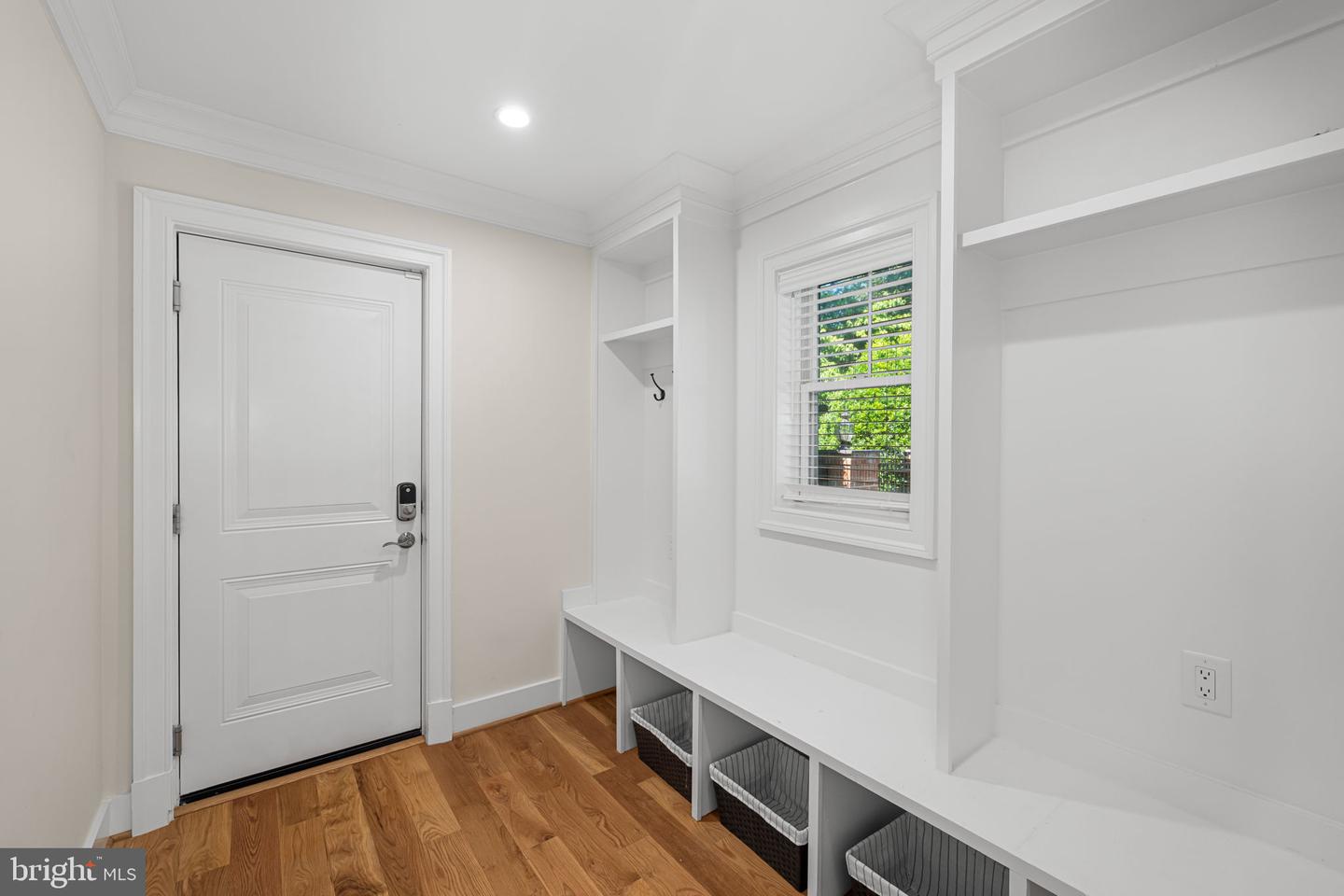 933 WOBURN CT, MCLEAN, Virginia 22102, 5 Bedrooms Bedrooms, ,6 BathroomsBathrooms,Residential,For sale,933 WOBURN CT,VAFX2250482 MLS # VAFX2250482