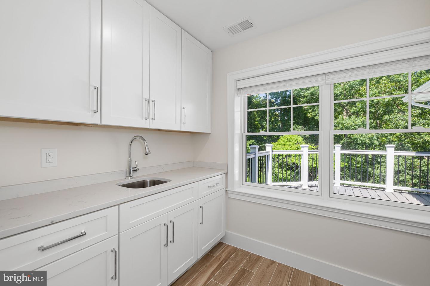 933 WOBURN CT, MCLEAN, Virginia 22102, 5 Bedrooms Bedrooms, ,6 BathroomsBathrooms,Residential,For sale,933 WOBURN CT,VAFX2250482 MLS # VAFX2250482