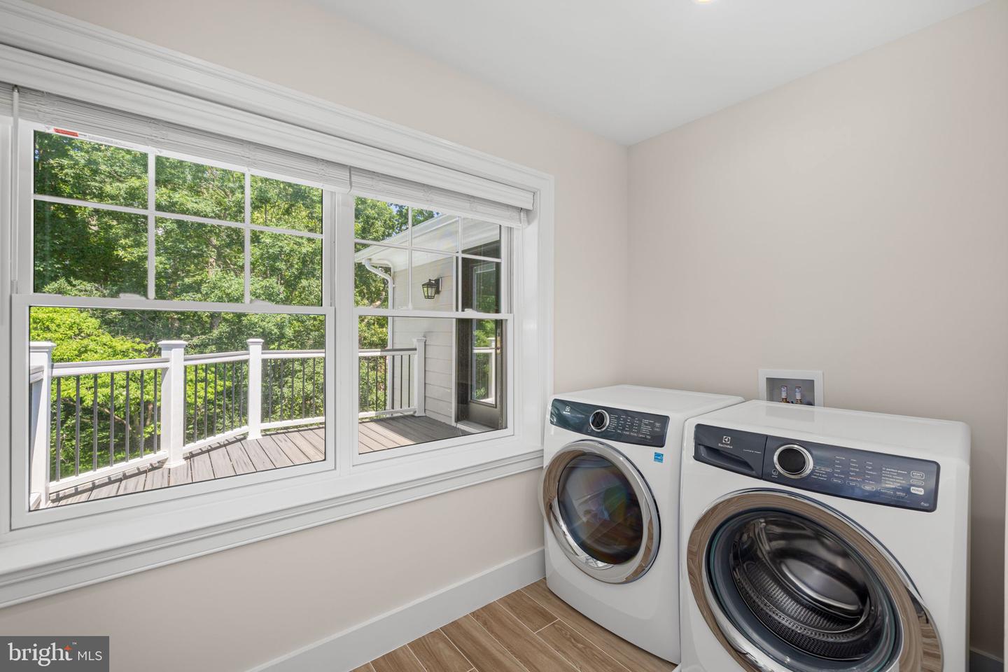 933 WOBURN CT, MCLEAN, Virginia 22102, 5 Bedrooms Bedrooms, ,6 BathroomsBathrooms,Residential,For sale,933 WOBURN CT,VAFX2250482 MLS # VAFX2250482