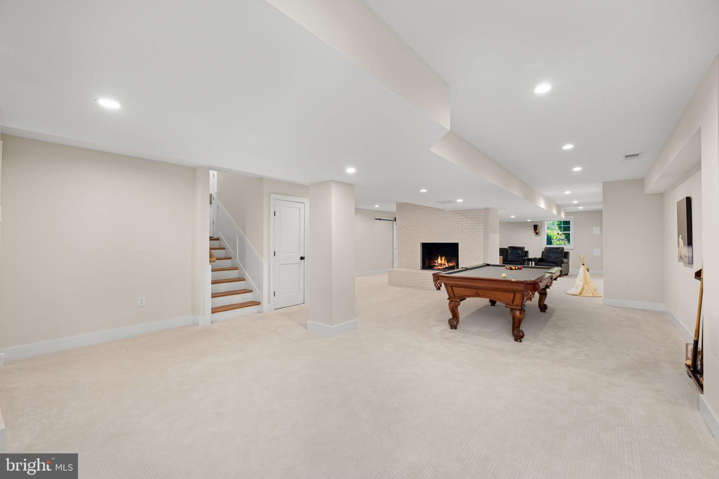 933 WOBURN CT, MCLEAN, Virginia 22102, 5 Bedrooms Bedrooms, ,6 BathroomsBathrooms,Residential,For sale,933 WOBURN CT,VAFX2250482 MLS # VAFX2250482