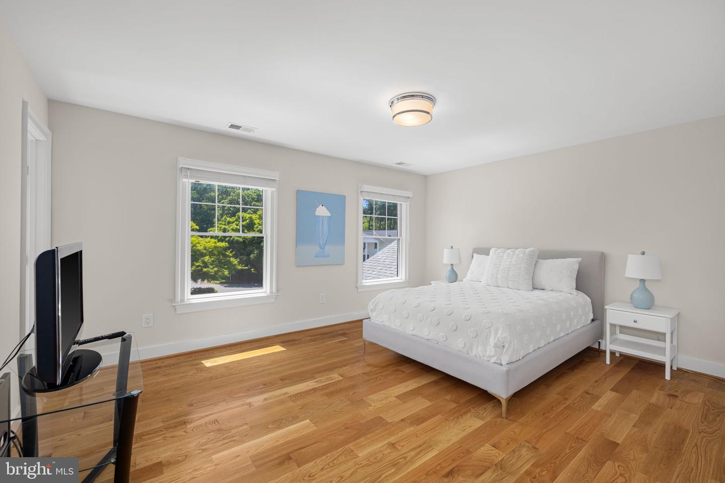 933 WOBURN CT, MCLEAN, Virginia 22102, 5 Bedrooms Bedrooms, ,6 BathroomsBathrooms,Residential,For sale,933 WOBURN CT,VAFX2250482 MLS # VAFX2250482