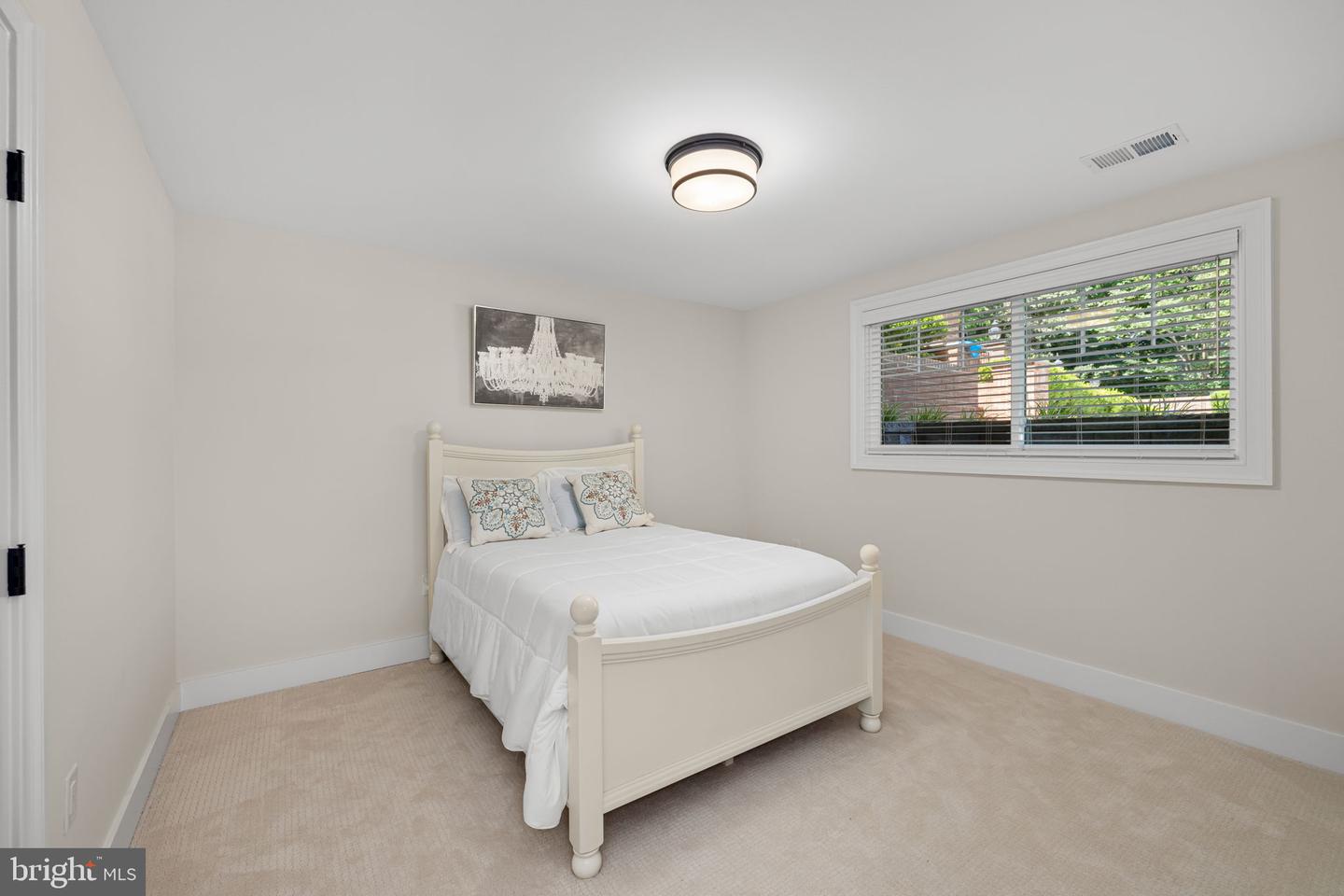 933 WOBURN CT, MCLEAN, Virginia 22102, 5 Bedrooms Bedrooms, ,6 BathroomsBathrooms,Residential,For sale,933 WOBURN CT,VAFX2250482 MLS # VAFX2250482