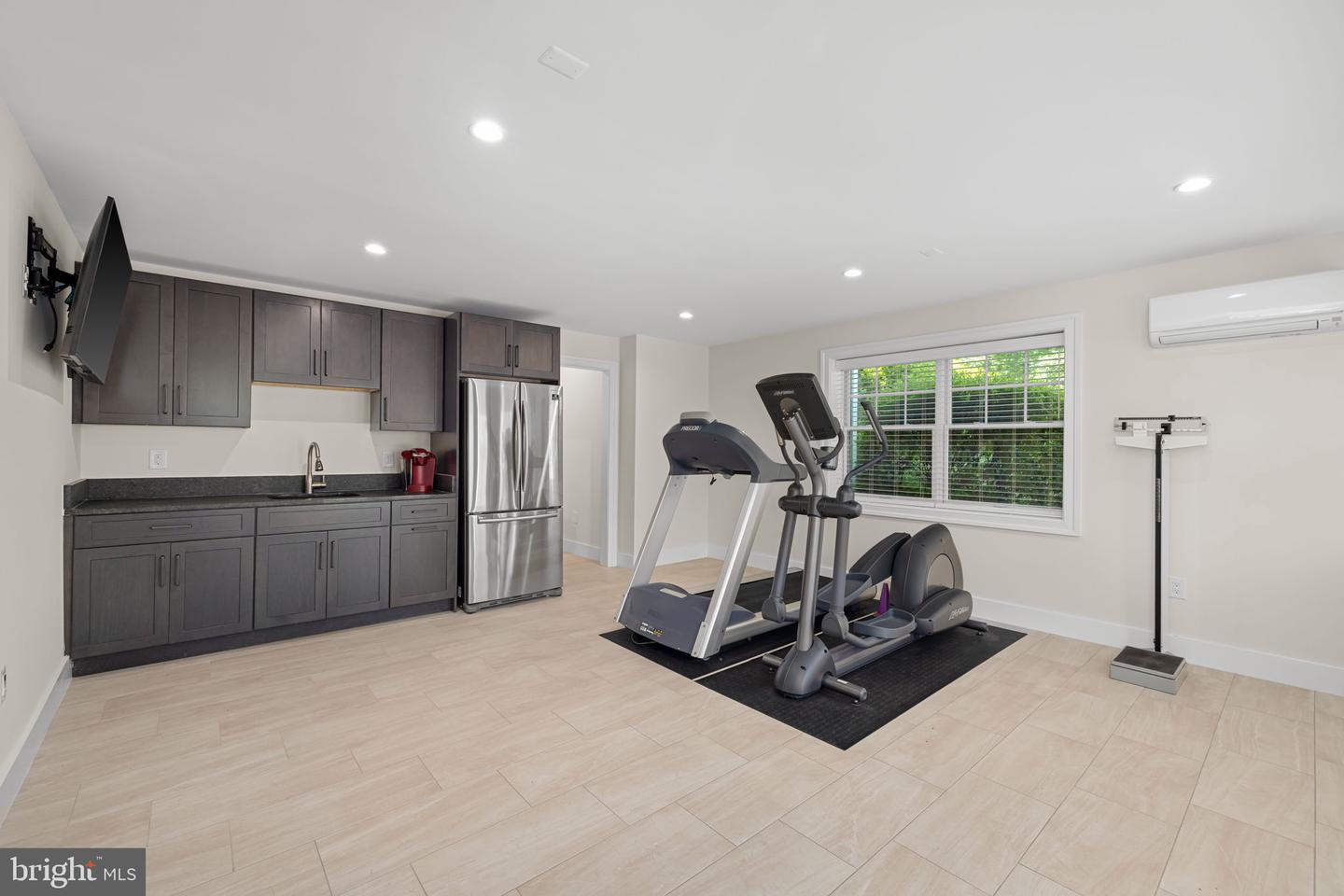 933 WOBURN CT, MCLEAN, Virginia 22102, 5 Bedrooms Bedrooms, ,6 BathroomsBathrooms,Residential,For sale,933 WOBURN CT,VAFX2250482 MLS # VAFX2250482